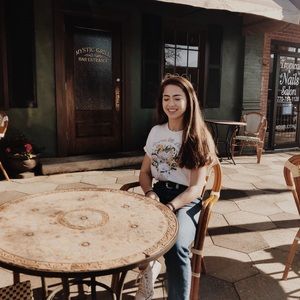 Meet your Posher, Chloe